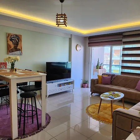 Cozy Sea View Next To The Beach, In The Mid Of The Market, Saturday Bazar, Restaurants & Bars Etc, Mahmutlar! Lägenhet Alanya